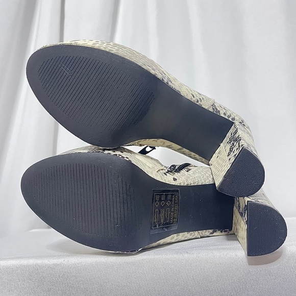 Qupid Round Toe Elastic Gore Chunky Platform Ankle Booties in Stone Snakeskin - Picture 11 of 12